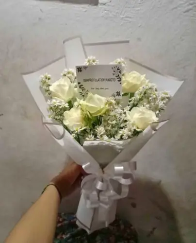 Buket Bunga Wisuda Murah di Palangka Raya